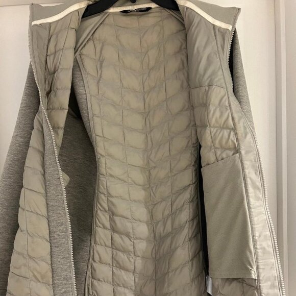 The North Face Thermoball Women's Full Zip Jacket Size M EUC - Picture 11 of 14